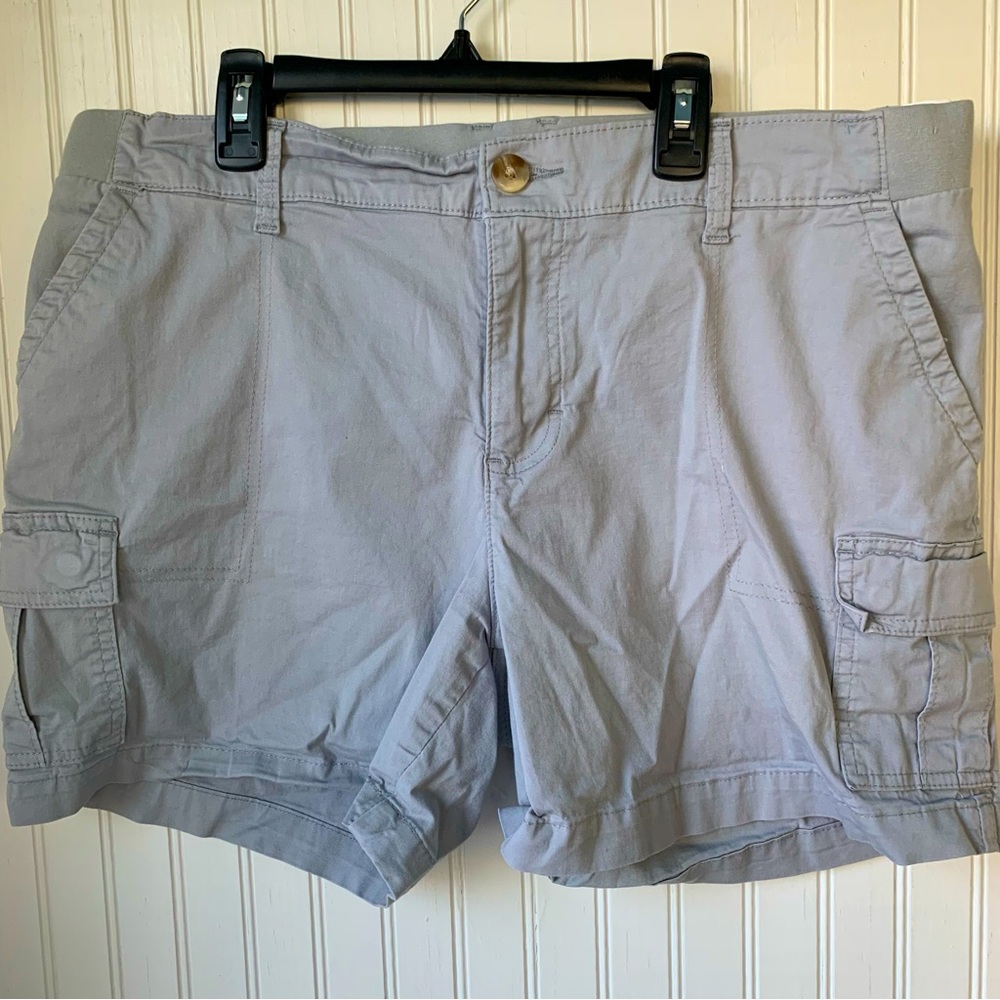 Lee Regular Fit, Short, Mid Rise (14 M) Gray Cargo type w/side pockets on legs